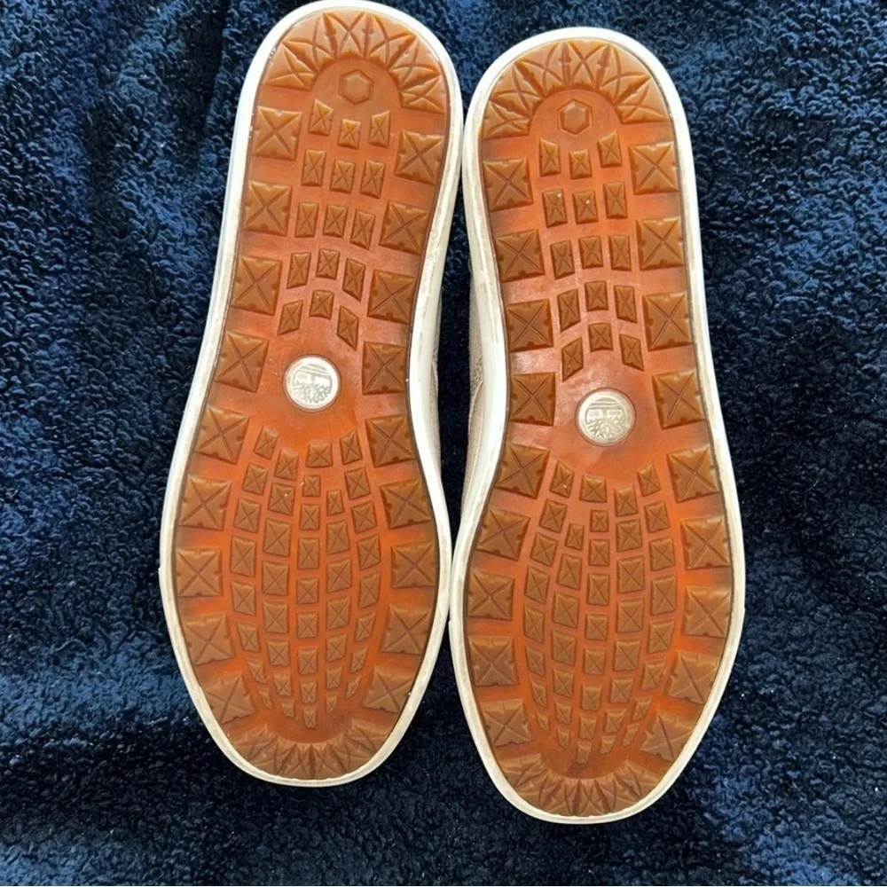 Timberland Green and Tan Chukka Boots with Rubber Soles